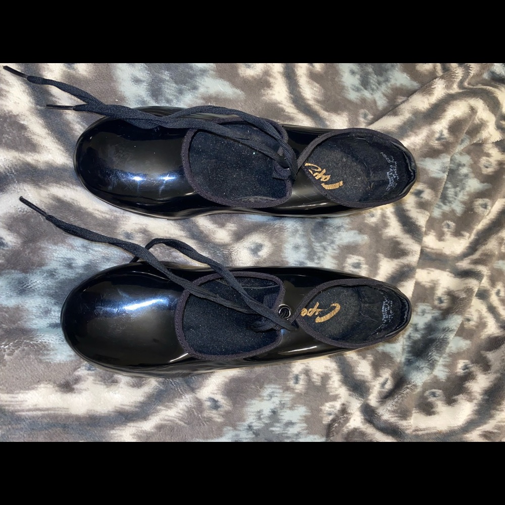 Size 7 Capezio tap shoes
